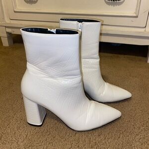 Nasty Gal White boots, size 8